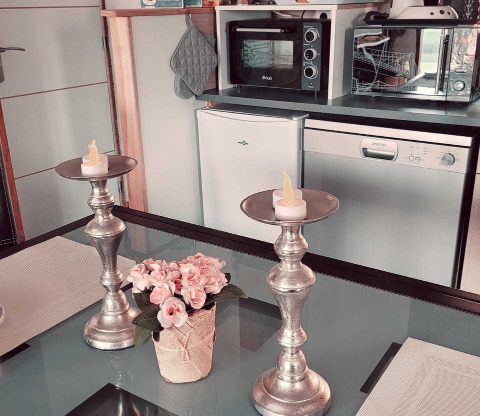 minibar, oven, pet friendly, stove