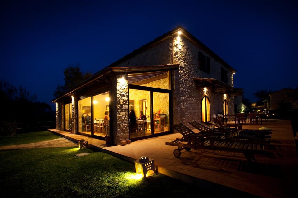 Property building, Restaurant/places to eat, Bird's eye view
