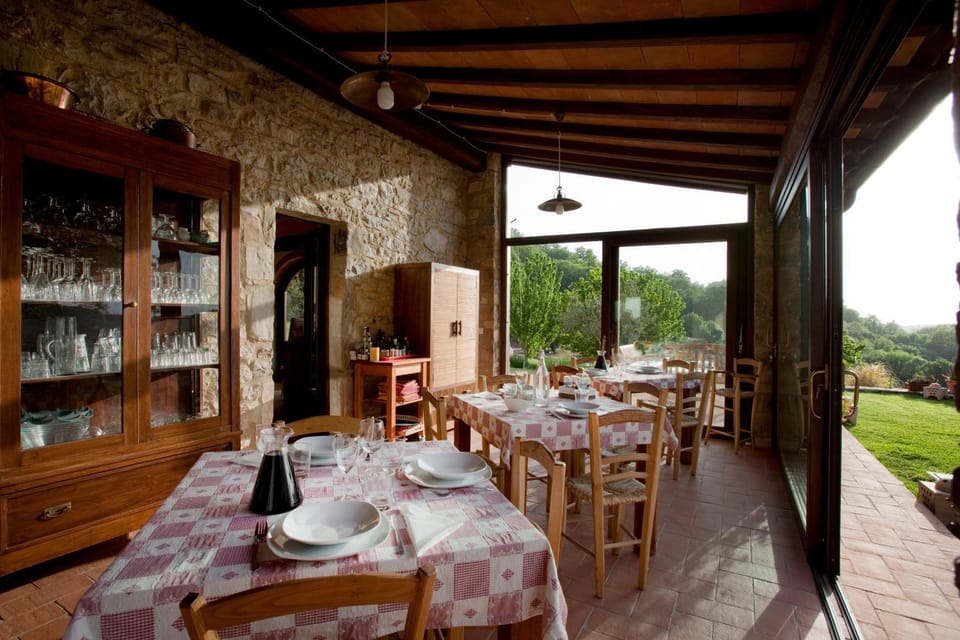 Restaurant/places to eat, Day, Lunch, Internal: Not applicable to any particular room