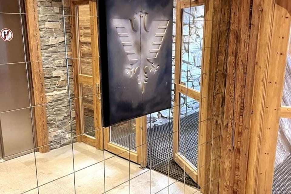 Central 3 bedroom chalet with balcony Apartment in Val dIsere