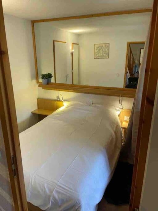 Central 3 bedroom chalet with balcony Apartment in Val dIsere