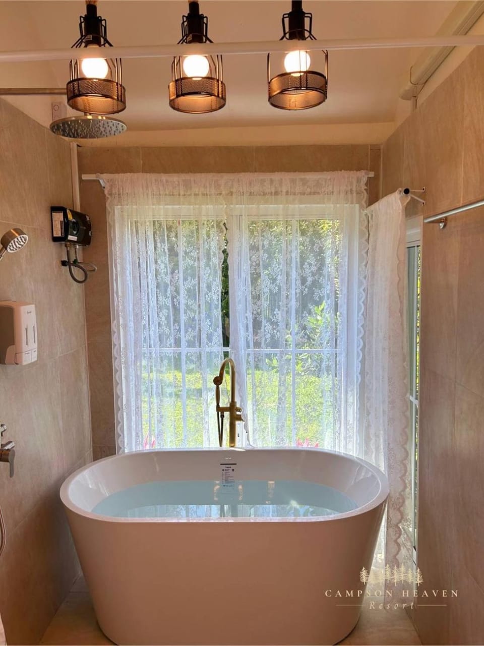 Campson Heaven Resort Hotel in Laos