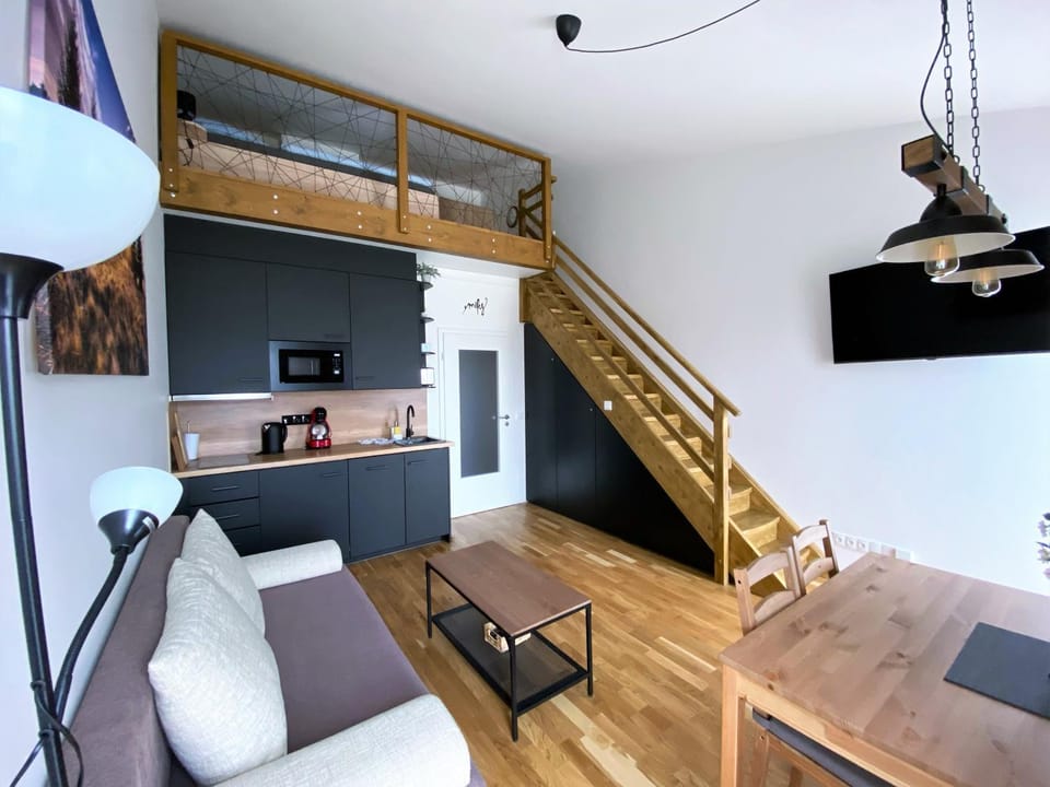 Kitchen or kitchenette, Living room, Seating area, Dining area