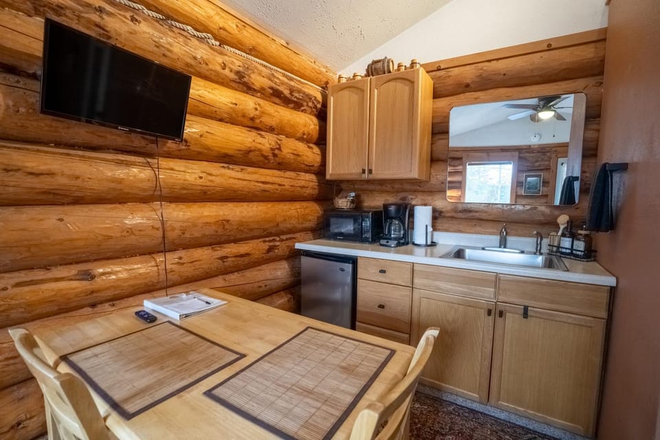 TV and multimedia, Coffee/tea facilities, Kitchen or kitchenette, Dining area