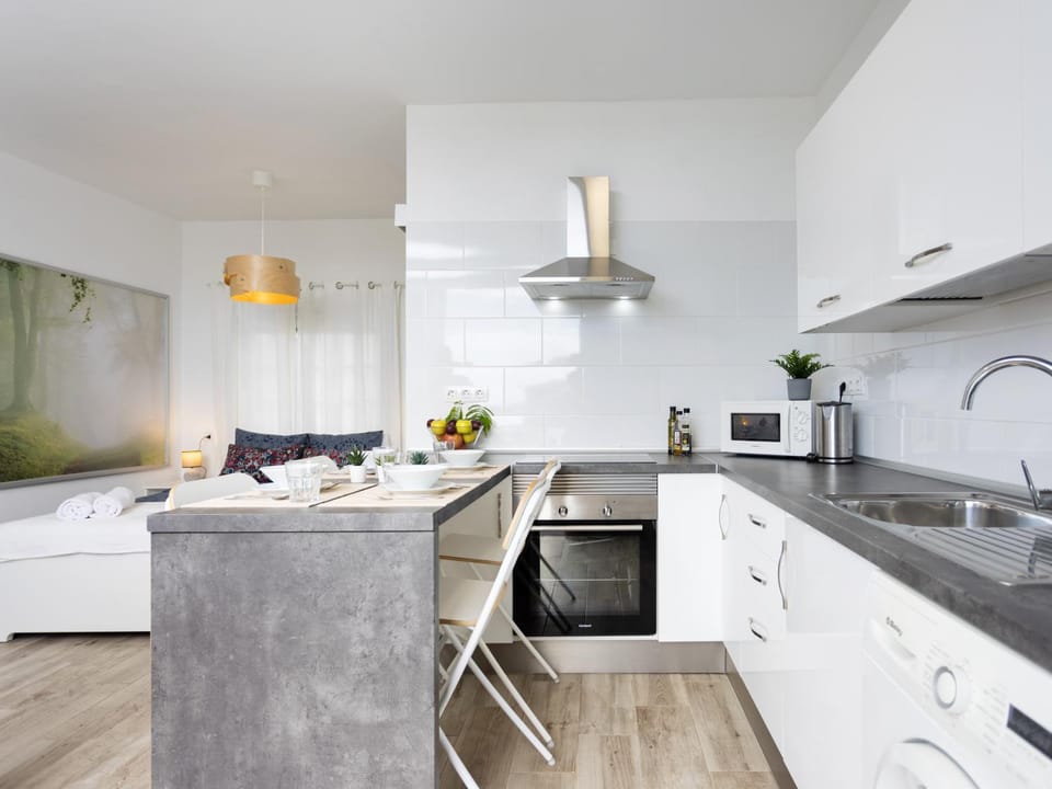 Kitchen or kitchenette, Dining area, minibar, pet friendly, stove