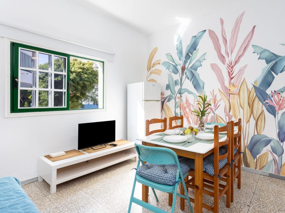 TV and multimedia, Living room, Dining area