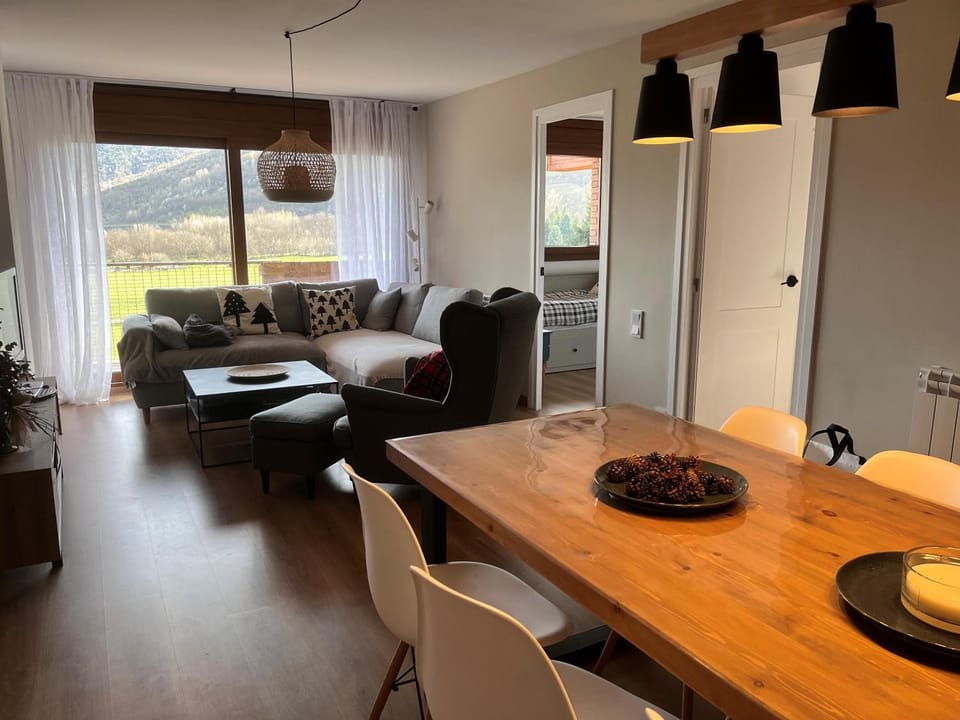 Dining area, Mountain view