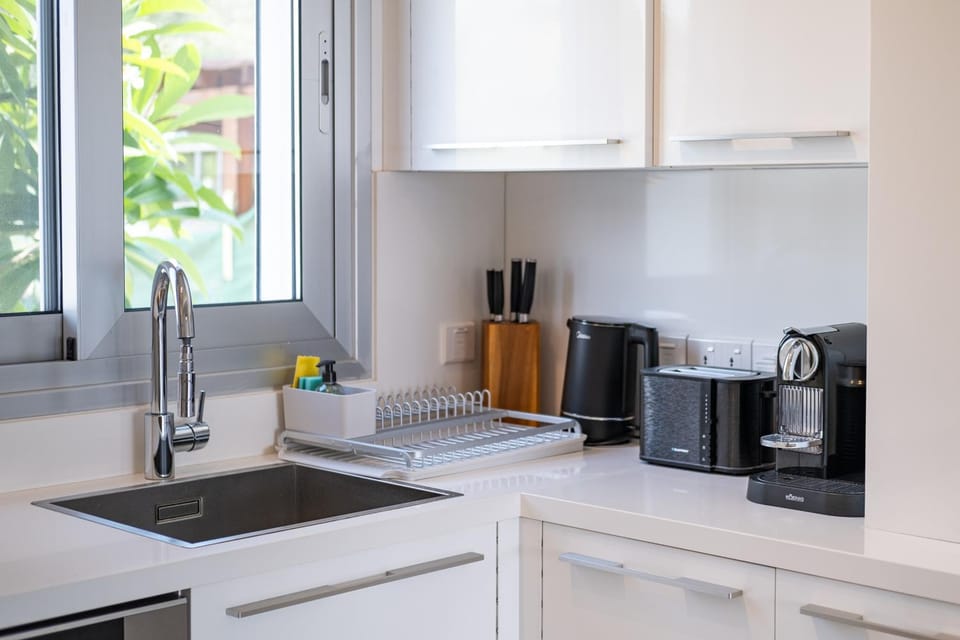 Kitchen or kitchenette, Communal kitchen