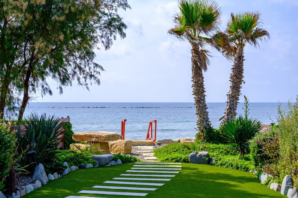 Garden, Sea view