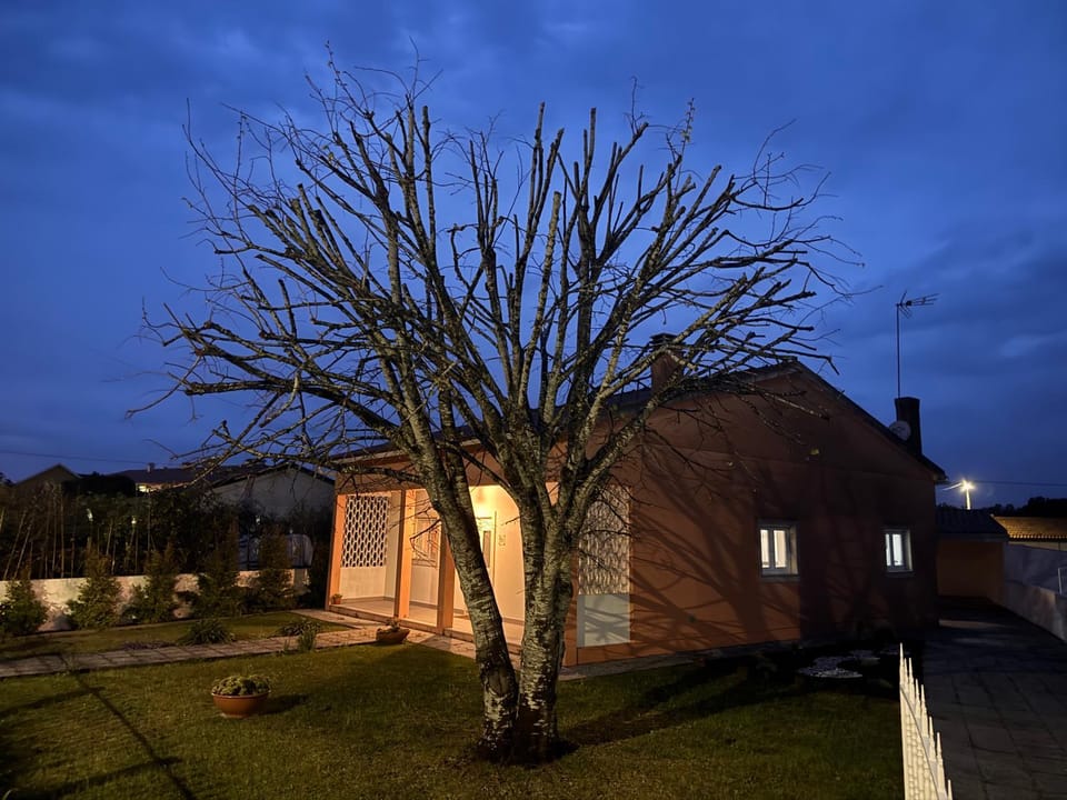 Moradia alegre no centro da Vila da Tocha. House in Aveiro District, Portugal