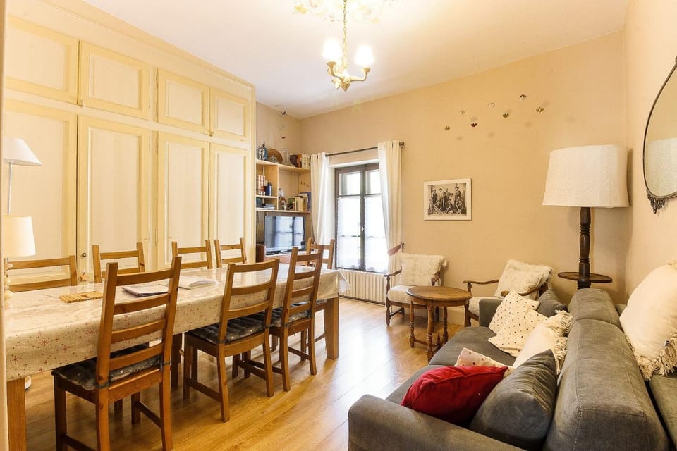 Communal lounge/ TV room, Living room