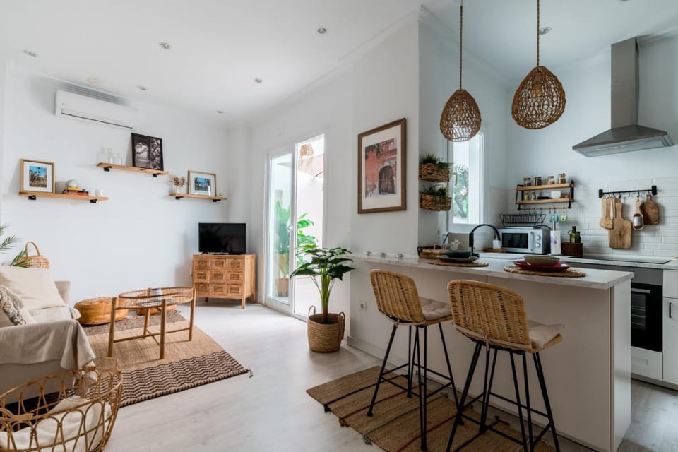 Kitchen or kitchenette, Living room