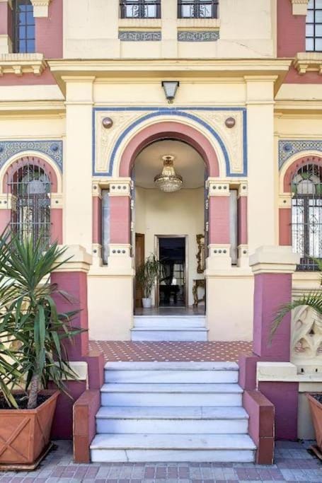 Property building, Facade/entrance, Day