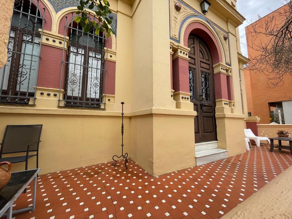 Property building, Patio, Day
