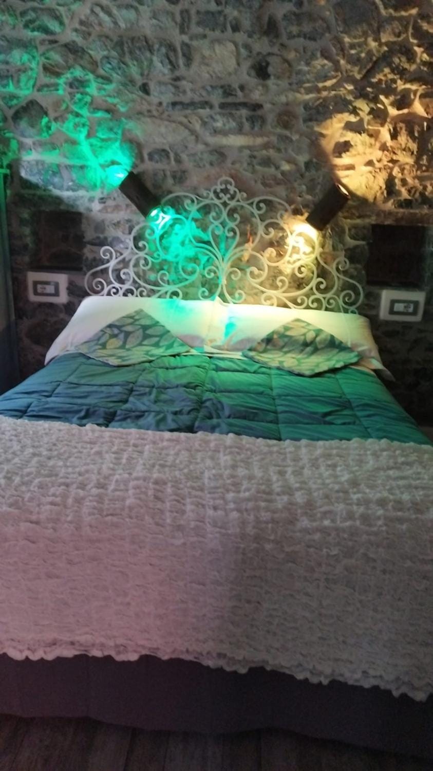 La pietra di Sersa Bed and Breakfast in Province of Massa and Carrara