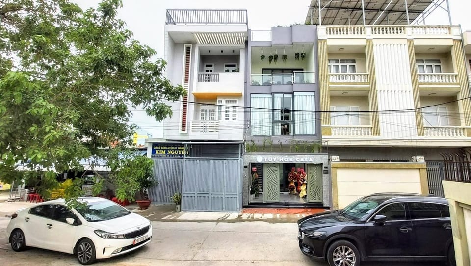 Property building, Neighbourhood, Parking