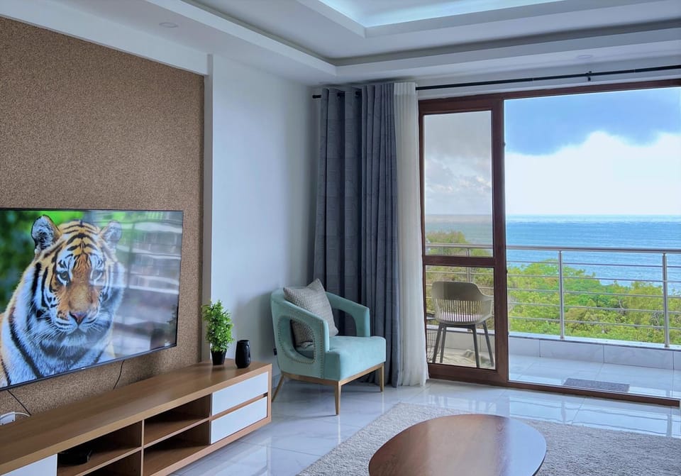 View (from property/room), Lobby or reception, Decorative detail, Sea view