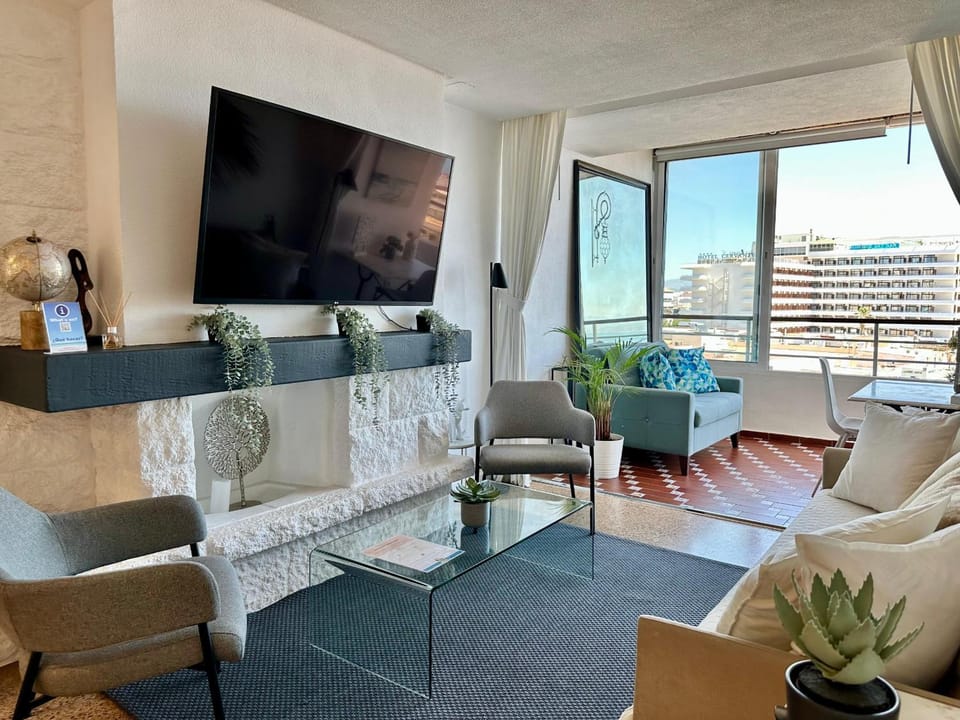 Communal lounge/ TV room, Living room
