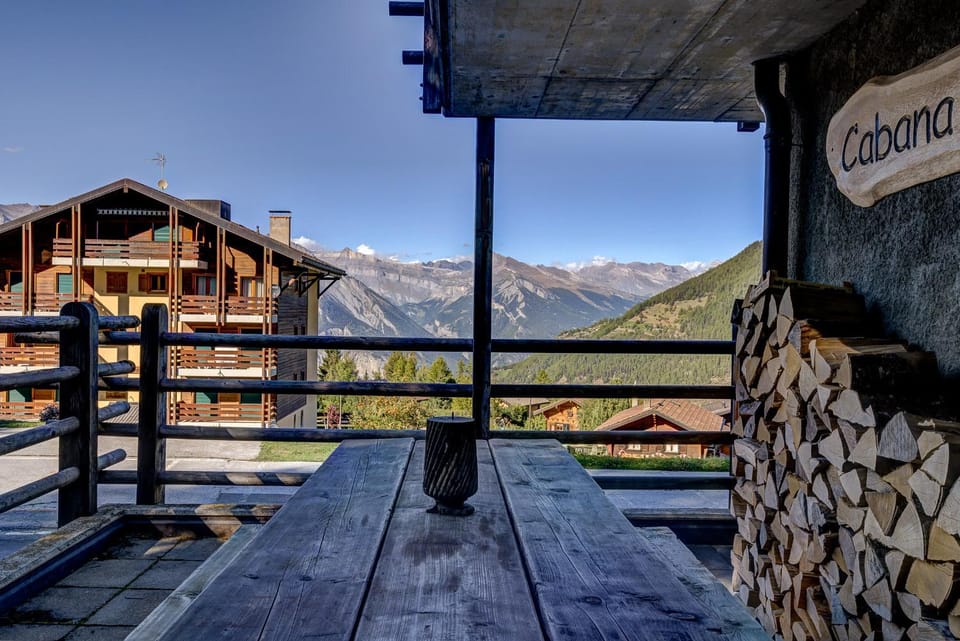 Balcony/Terrace, Mountain view
