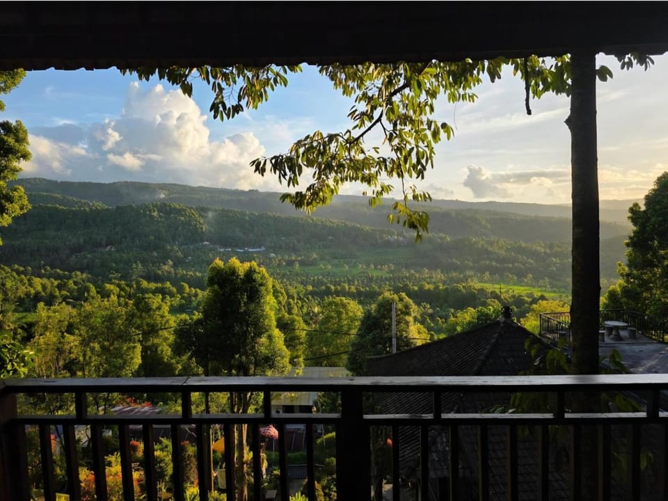 Nearby landmark, Balcony/Terrace, Mountain view