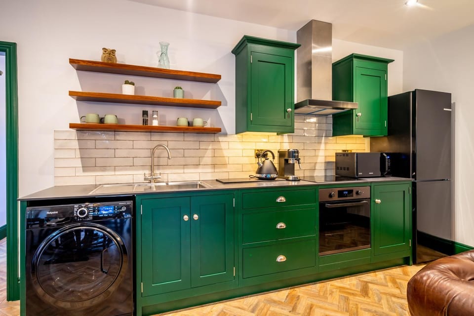 oven, washing machine, dryer, kitchen