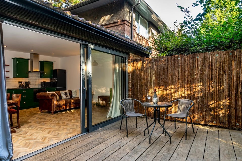 Balcony/Terrace, Living room, Seating area, Dining area