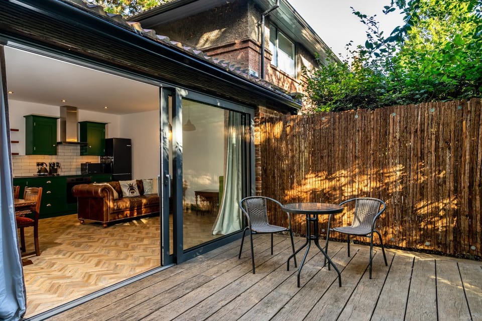 Patio, Seating area