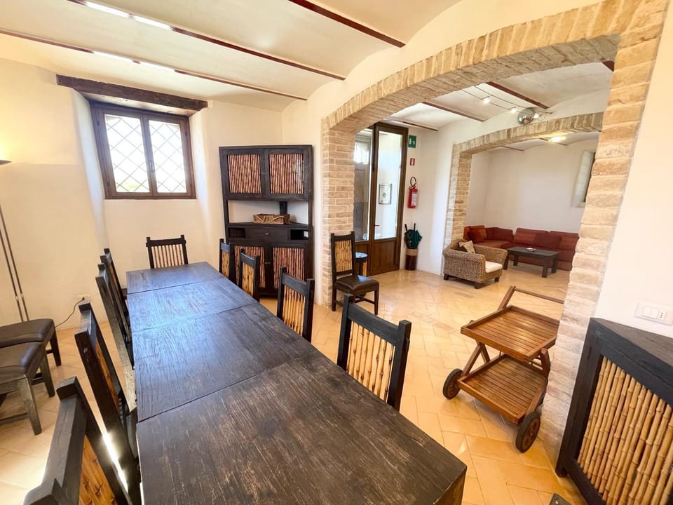Spoleto Tranquilita sleeps 20 with Wifi Pool Yoga Studio Gardens and Views Villa in Spoleto