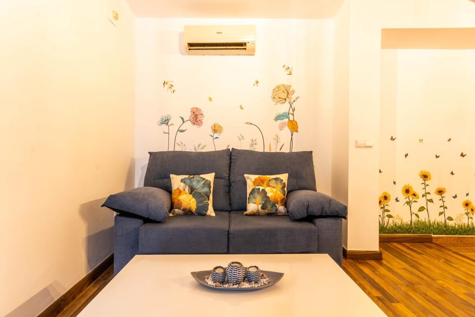 Living room, Seating area, air conditioner
