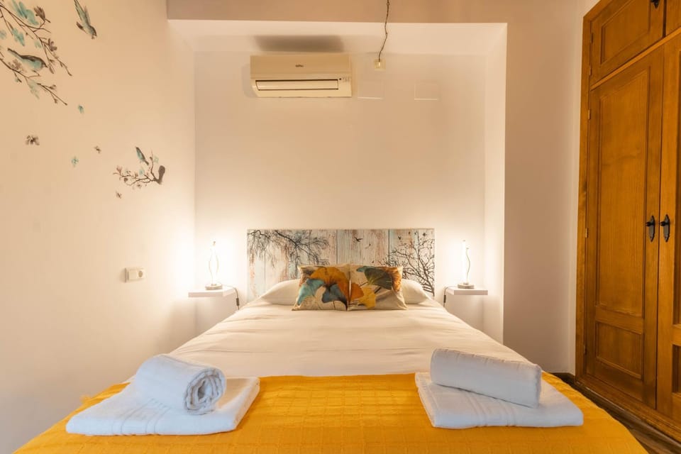 Bed, Photo of the whole room, Bedroom, towels, wardrobe, air conditioner