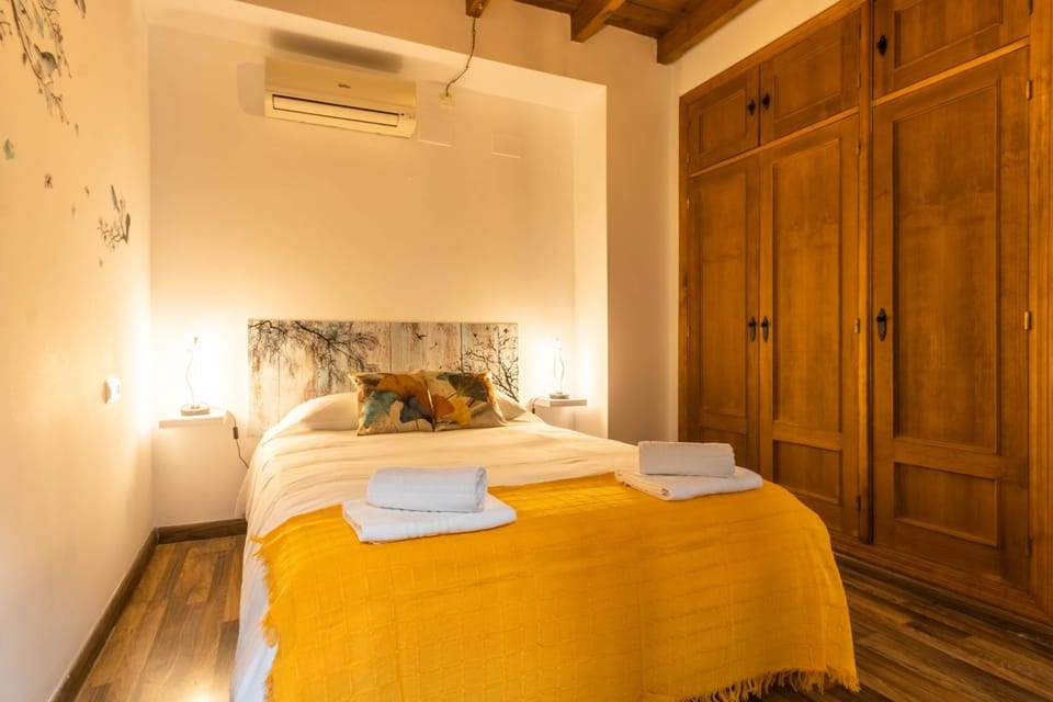 Bed, Photo of the whole room, Bedroom, towels, wardrobe, air conditioner