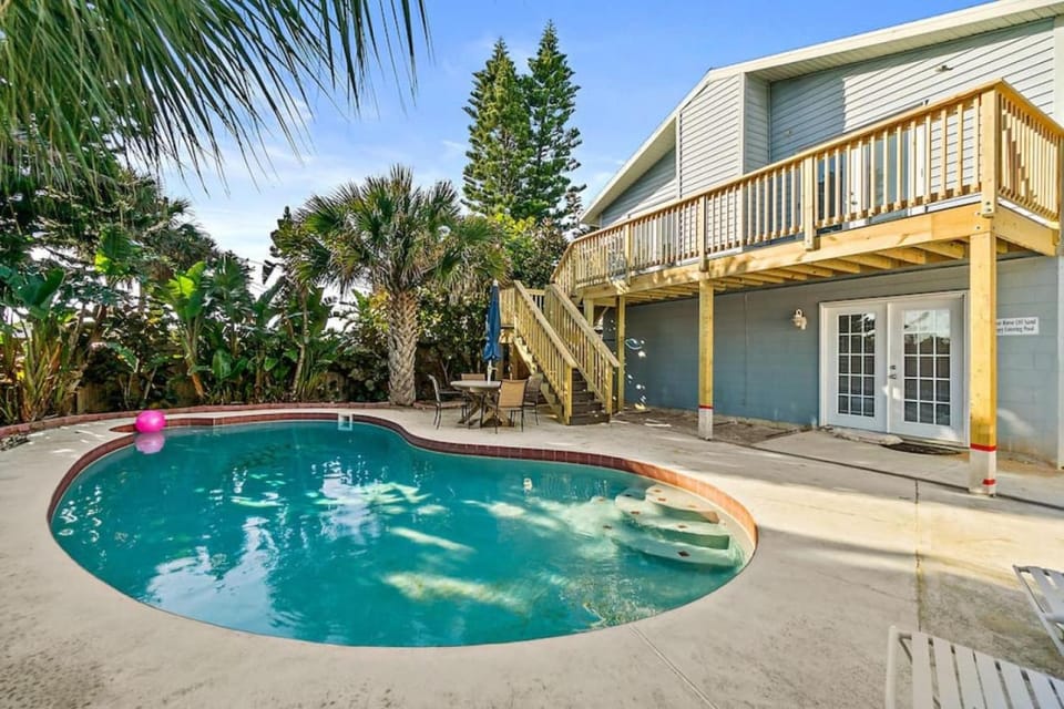 Pool view, Swimming pool