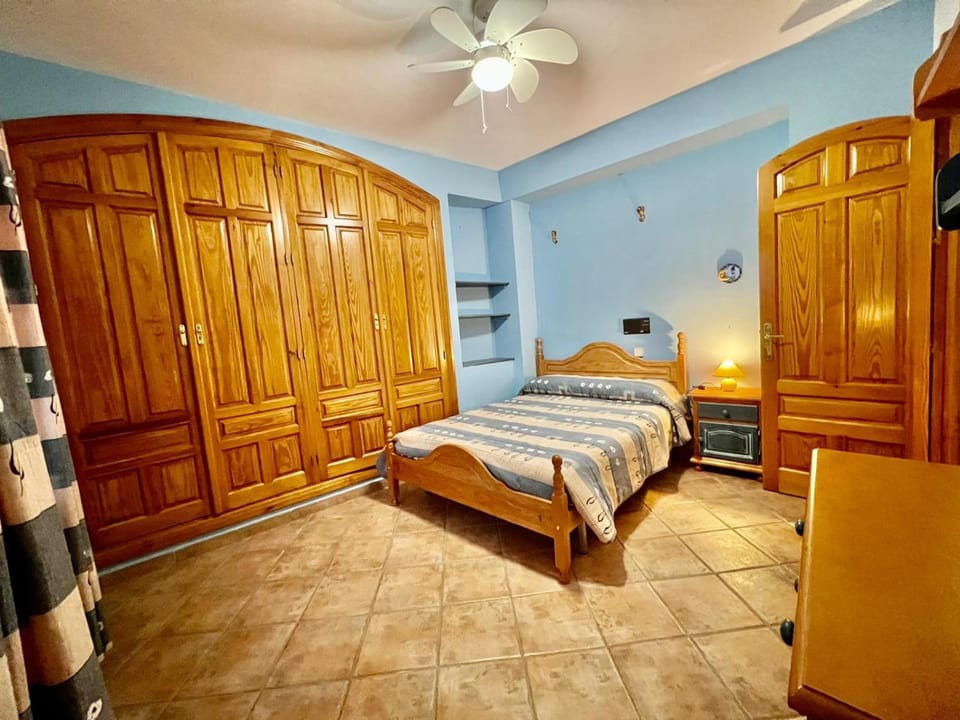 Bed, Photo of the whole room, Bedroom, wardrobe