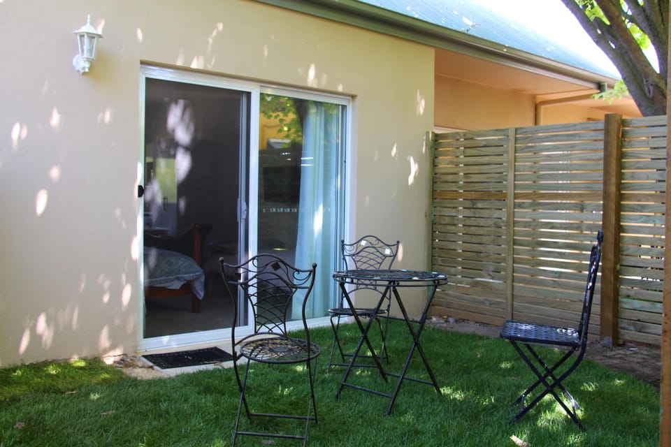 Facade/entrance, Day