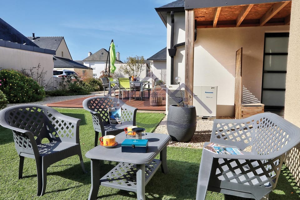 Patio, Living room, Garden view
