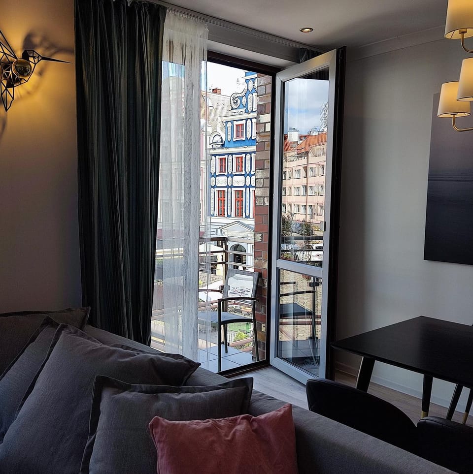 Balcony/Terrace, Living room, Dining area, City view