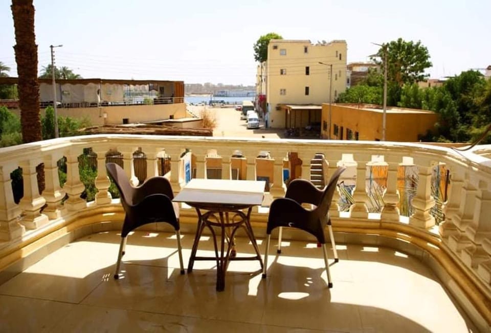 Day, View (from property/room), Balcony/Terrace, Seating area, Dining area