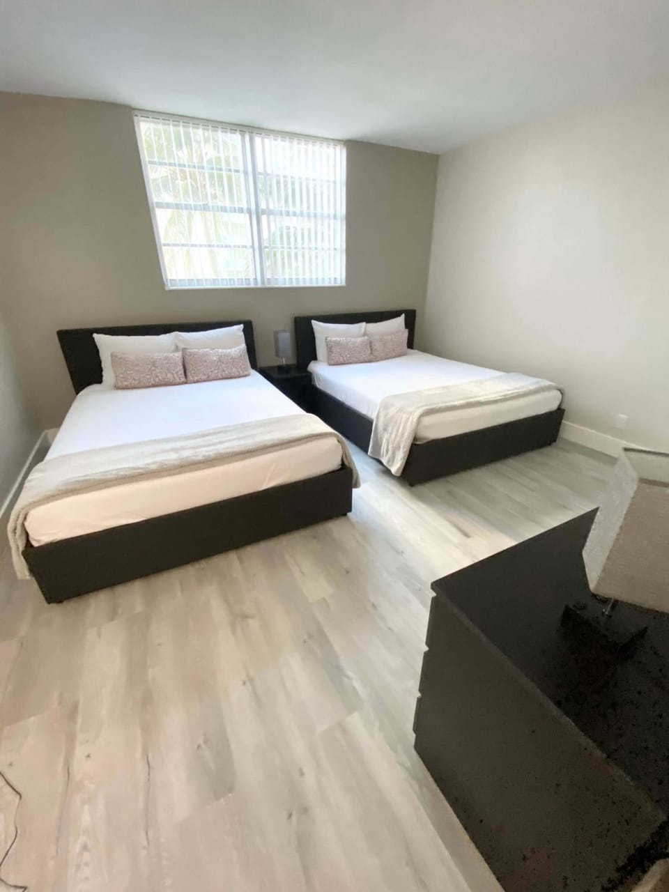 Two Bedroom Resort Suite with Pool and Gym House in Hollywood Beach