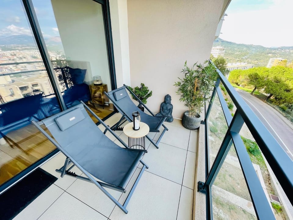 Day, Natural landscape, View (from property/room), Balcony/Terrace