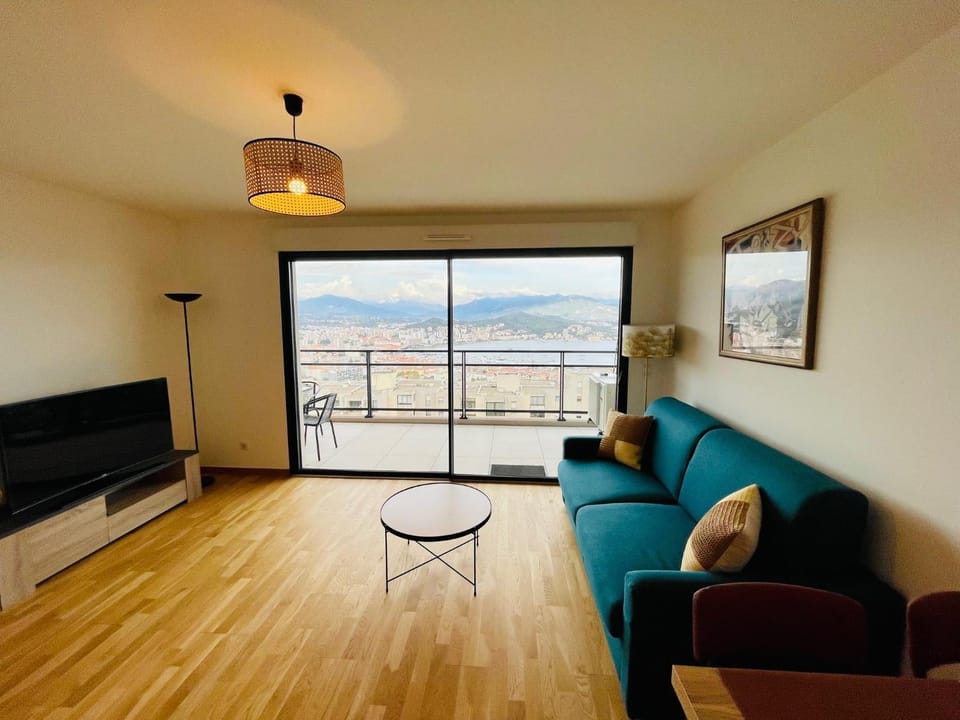 Communal lounge/ TV room, Natural landscape, View (from property/room), Balcony/Terrace, Living room