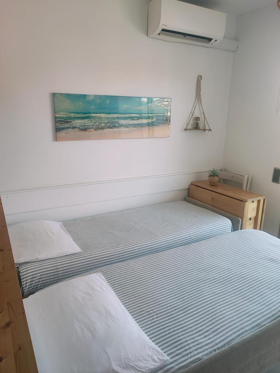 Bed, air conditioner