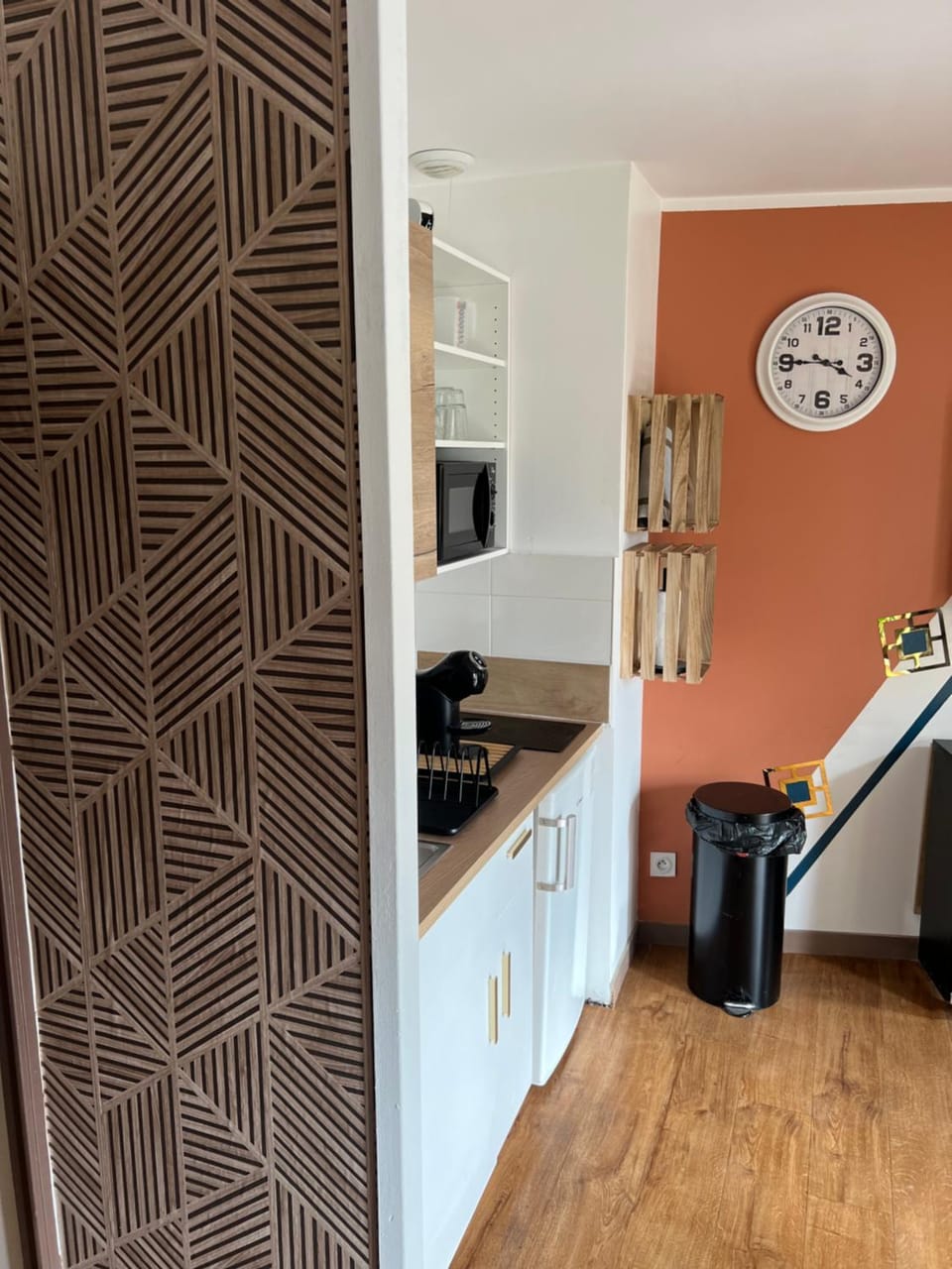 Kitchen or kitchenette, stove