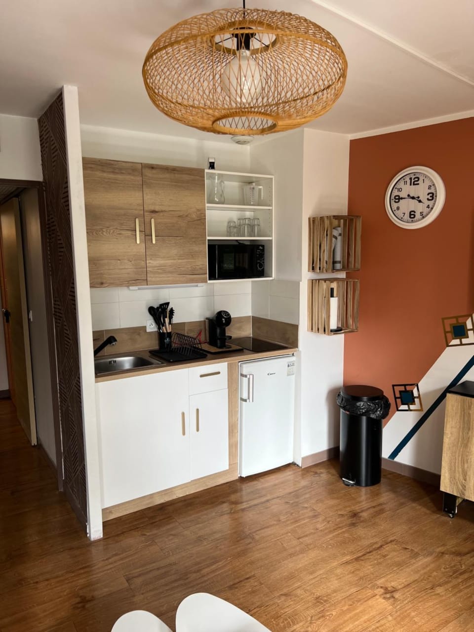 Coffee/tea facilities, stove, toaster