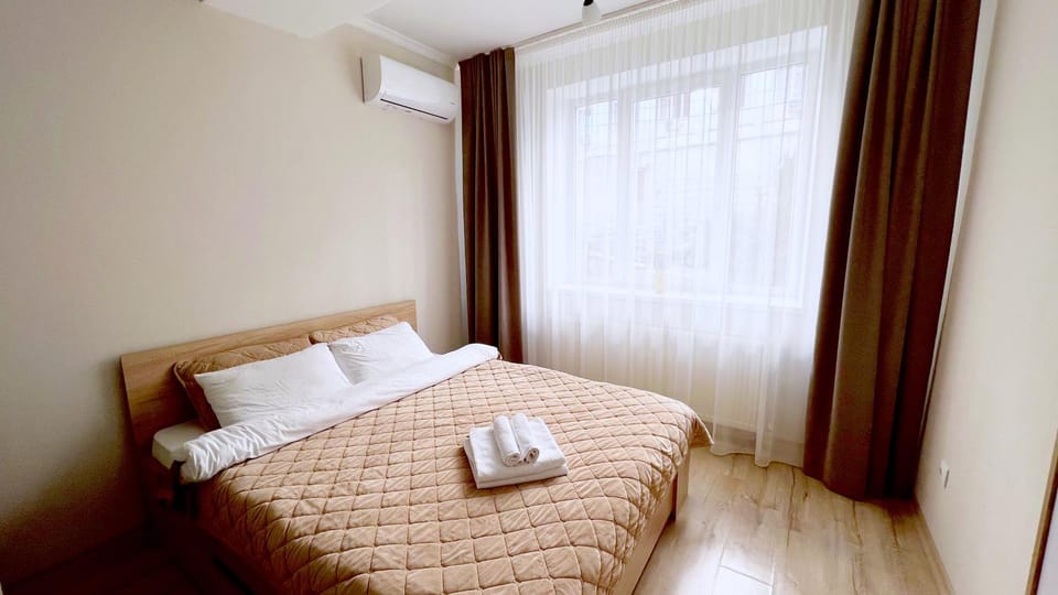 Bedroom, towels, air conditioner