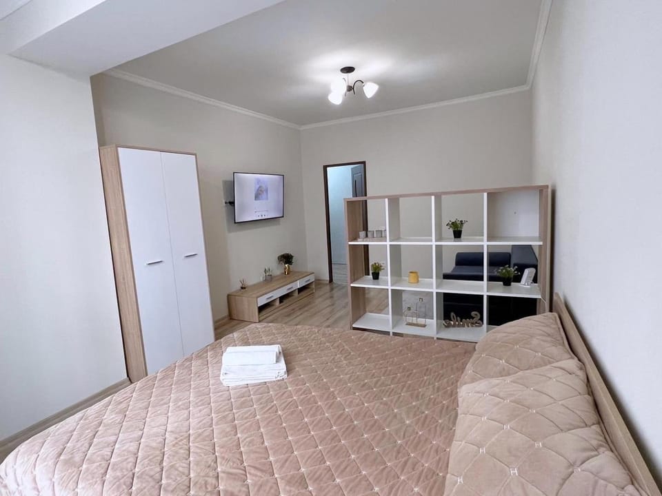 TV and multimedia, Photo of the whole room, Bedroom, hair dresser, towels, wardrobe