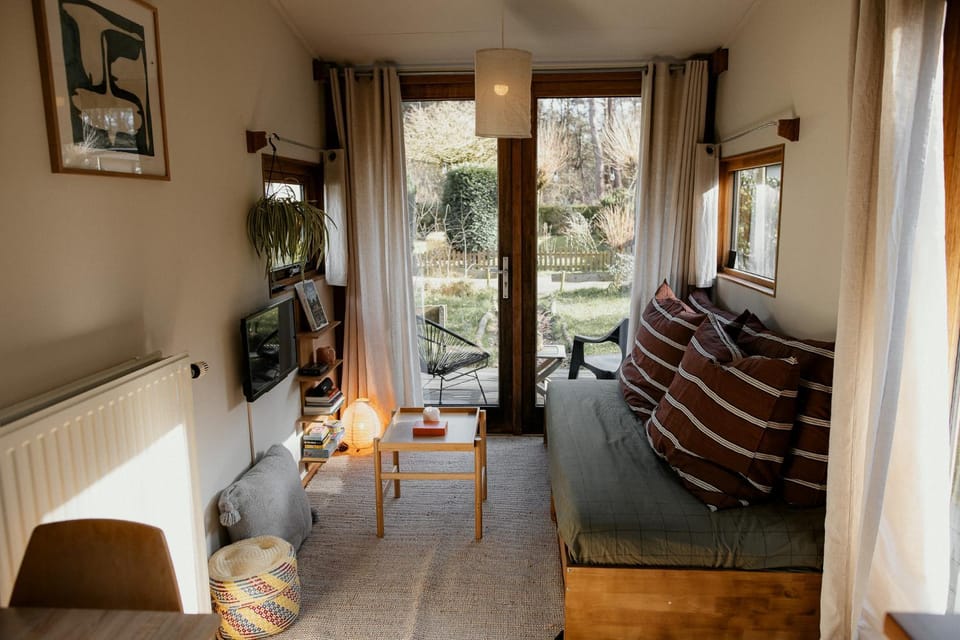 TV and multimedia, Living room, Seating area, Evening entertainment, internet