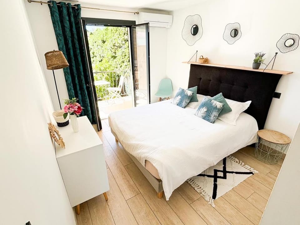 F2/4 pers plage-commerces à pieds-parking privé Apartment in Roquebrune-sur-Argens