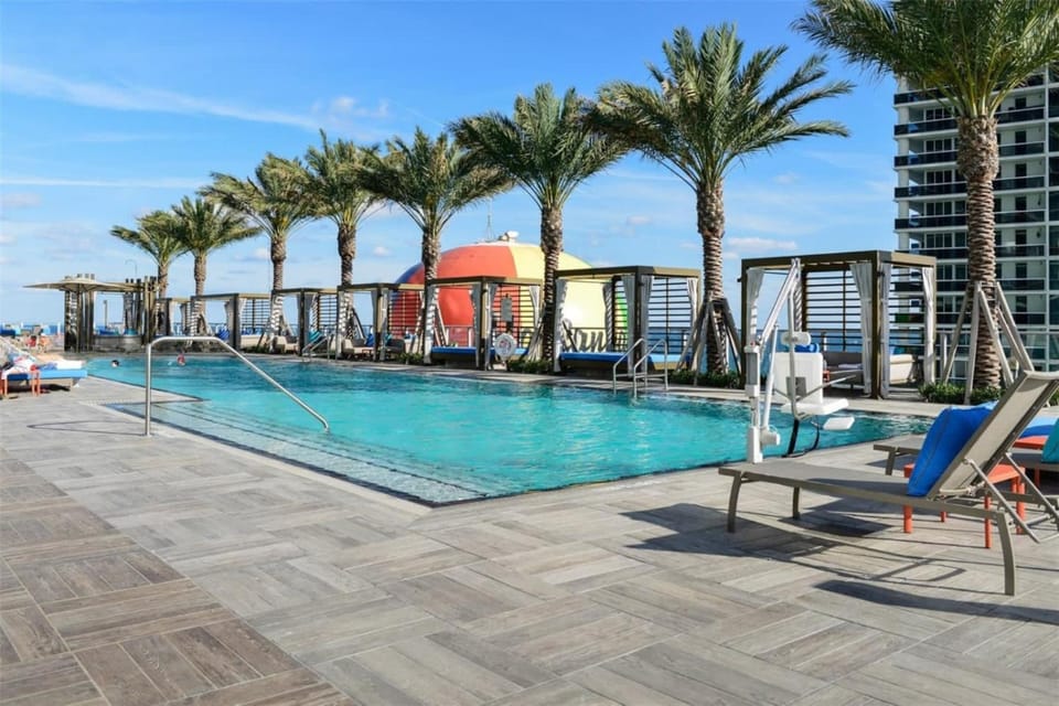 Swimming pool, sunbed