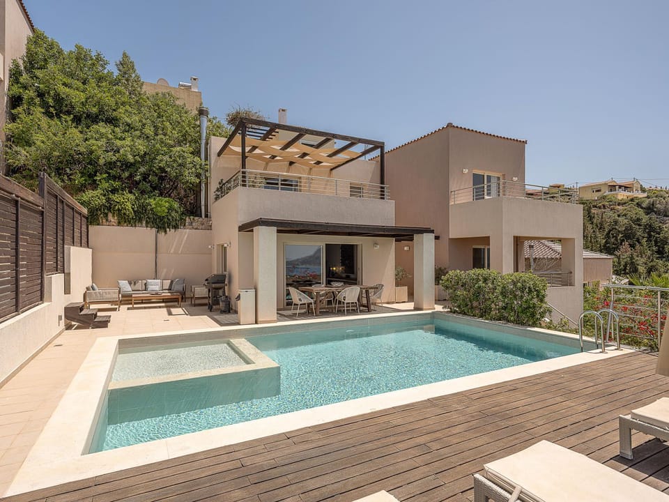 Day, Pool view, Swimming pool, sunbed