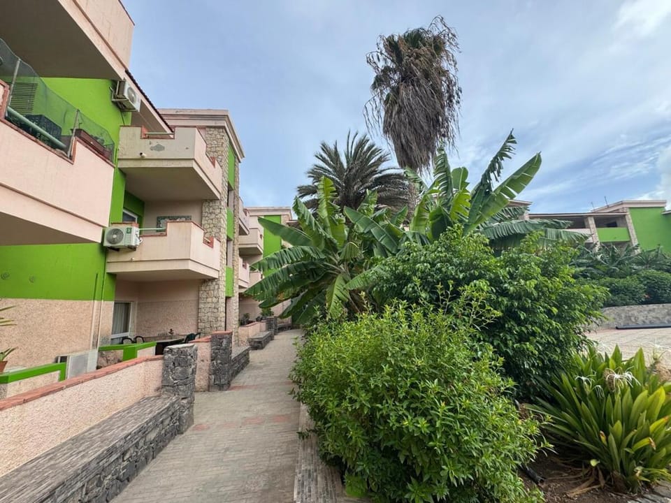Holiday Properties Moradias Green - Wi-Fi Apartment in Santa Maria
